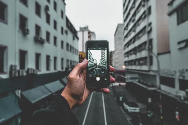 Czy warto kupić aparat fotograficzny? Odkryj zalety i wady wyboru Czy warto kupić aparat fotograficzny? Odkryj zalety i wady wyboru