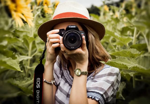 Najlepsze lustrzanki Canon dla początkujących – wybierz mądrze i oszczędzaj Najlepsze lustrzanki Canon dla początkujących – wybierz mądrze i oszczędzaj