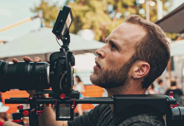 Jaki obiektyw do nagrywania? Wybierz najlepszy obiektyw do filmów Jaki obiektyw do nagrywania? Wybierz najlepszy obiektyw do filmów